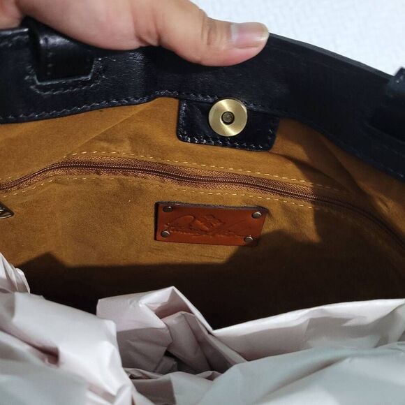 Patricia Nash Braden Colorblock Leather Tote Bag Black and Tan Handbag NEW - Picture 7 of 9